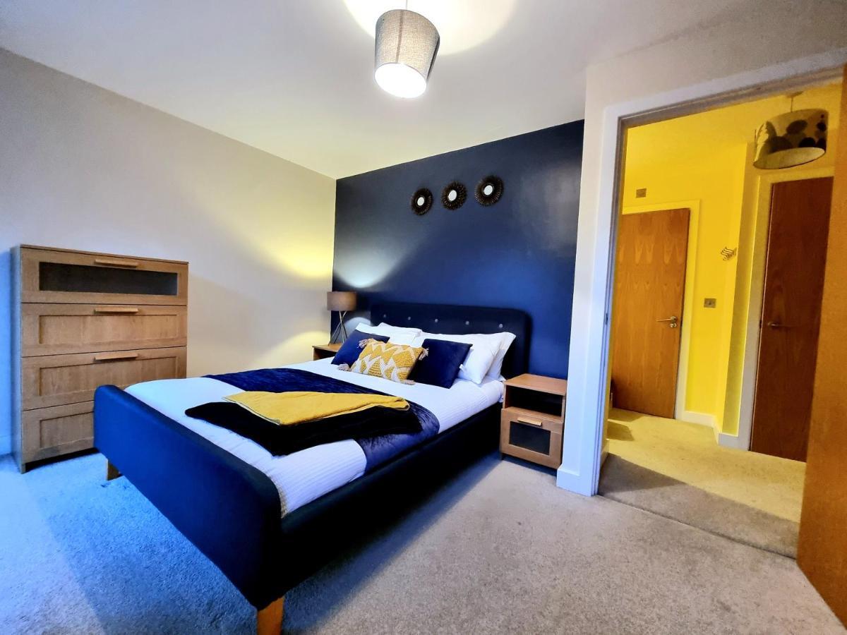 Luxury 2-Bedroom Service Apartment With Balcony マンチェスター エクステリア 写真