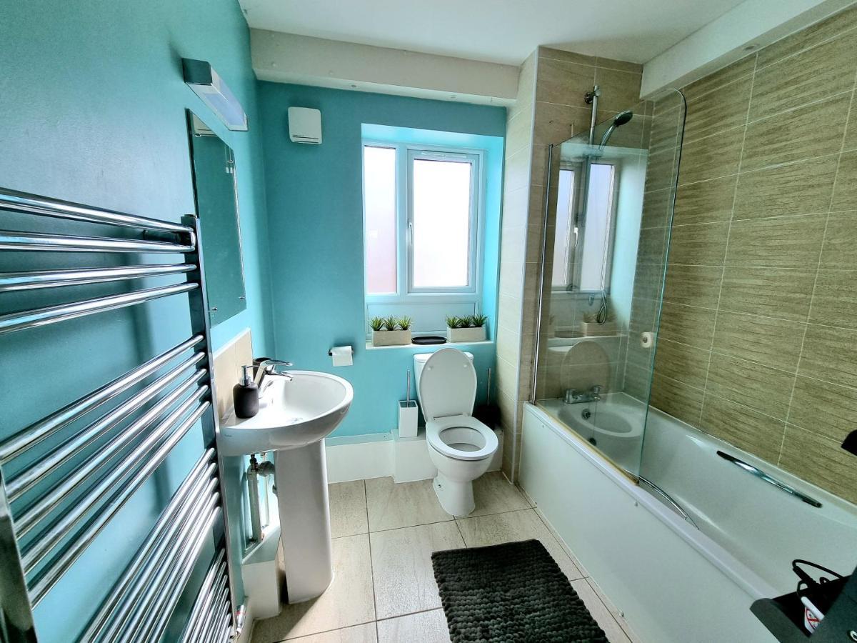 Luxury 2-Bedroom Service Apartment With Balcony マンチェスター エクステリア 写真