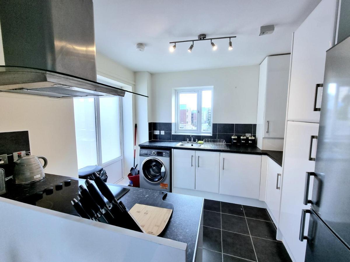 Luxury 2-Bedroom Service Apartment With Balcony マンチェスター エクステリア 写真